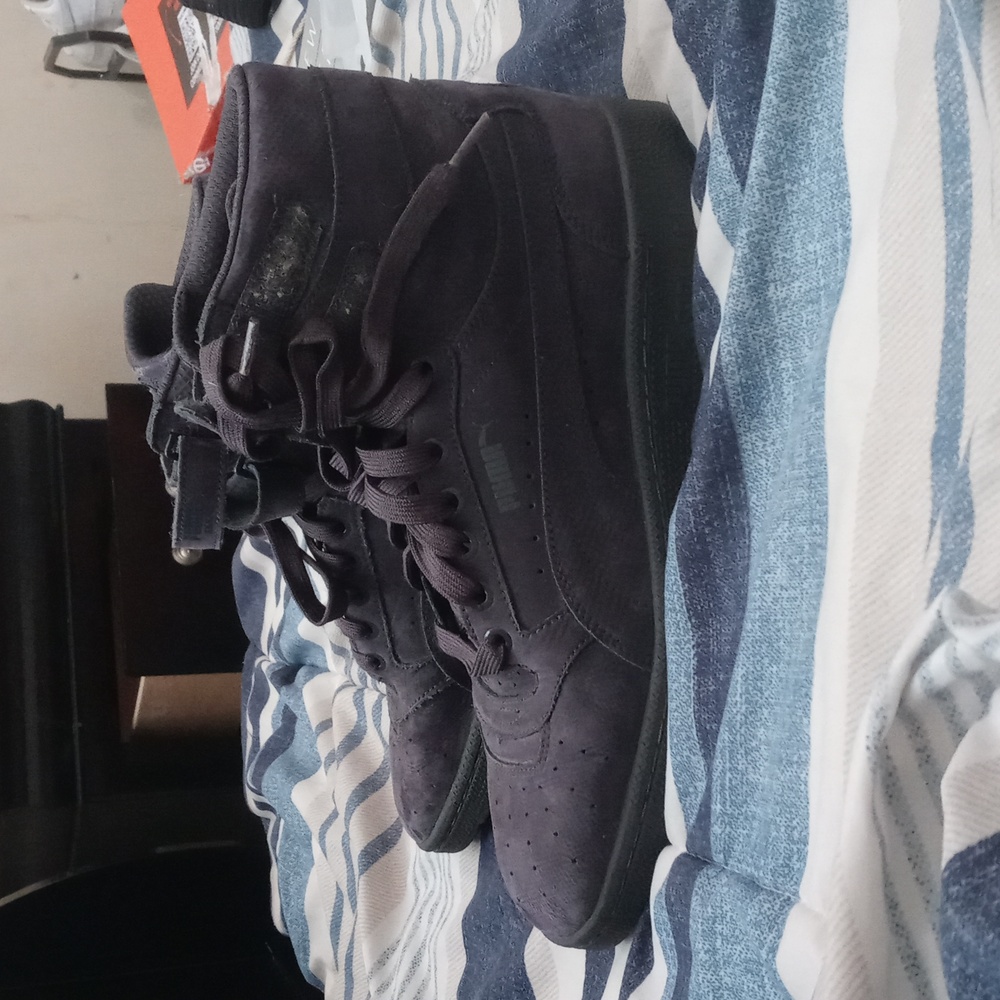 Men's Size 11 Grey Puma Boots